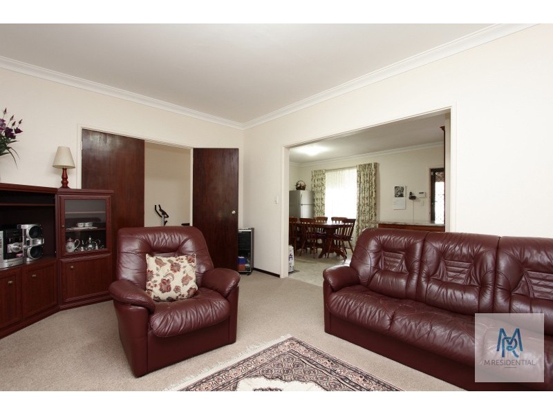 7 Jackson Road, Karawara WA 6152