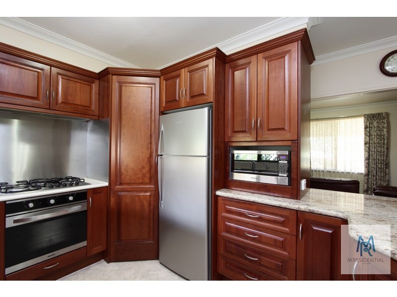 7 Jackson Road, Karawara WA 6152