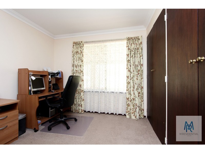 7 Jackson Road, Karawara WA 6152