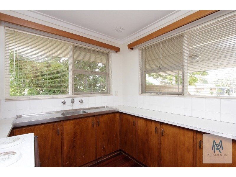 6 Rankin Way, Booragoon WA 6154