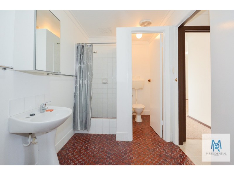 16/1 Clydesdale Street, Como WA 6152