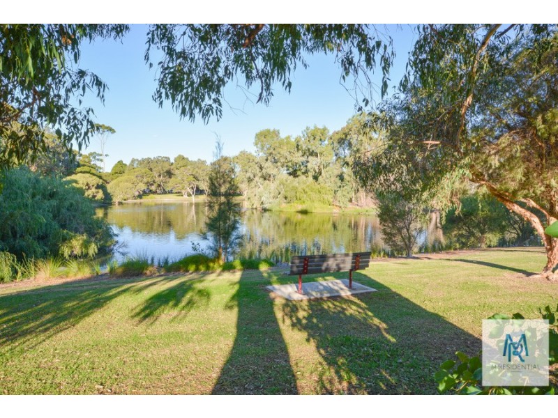 16/1 Clydesdale Street, Como WA 6152