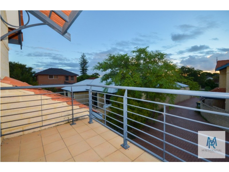 2/230 Labouchere Road, Como WA 6152