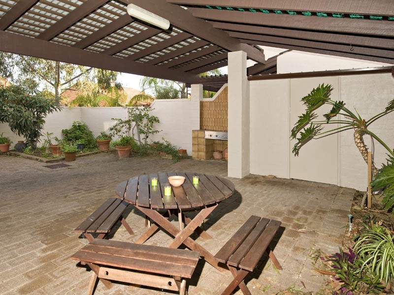 1/20 Ednah Street, Como WA 6152