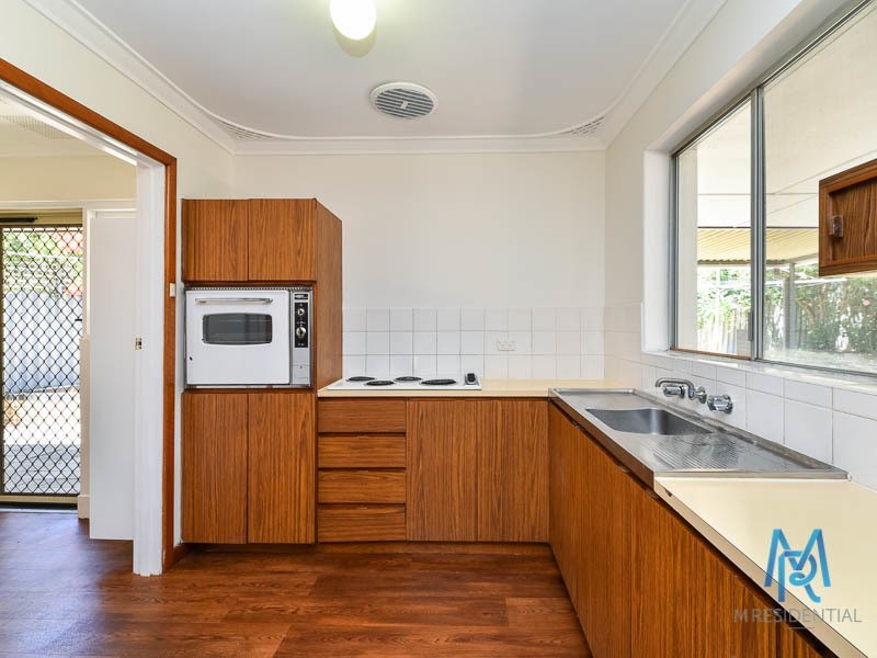 2 Hepburn Way, Booragoon WA 6154