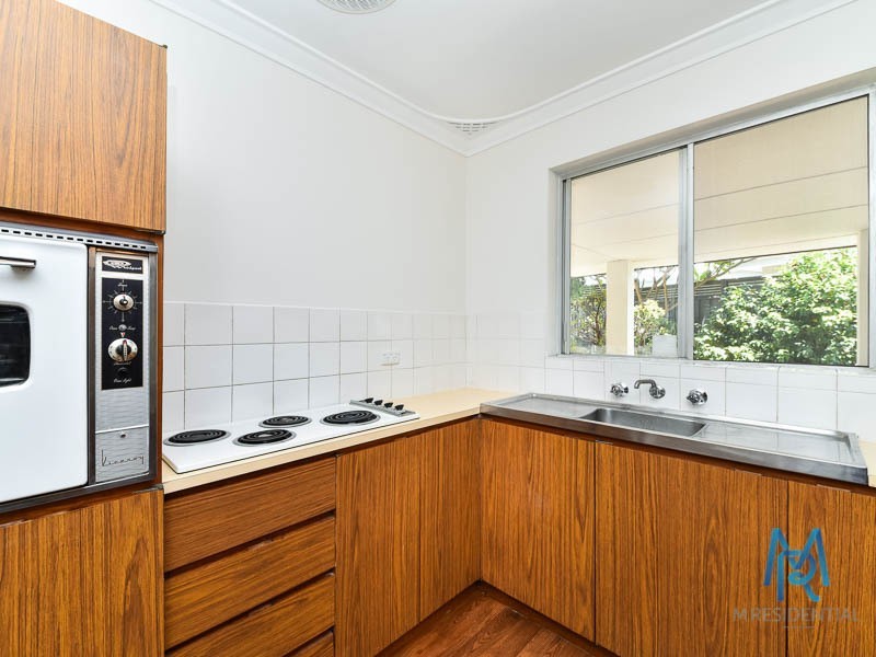 2 Hepburn Way, Booragoon WA 6154