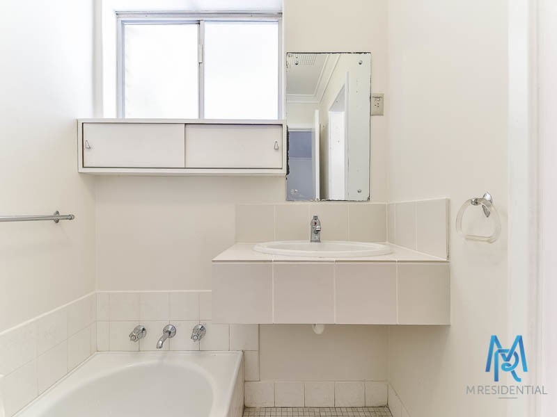 2 Hepburn Way, Booragoon WA 6154