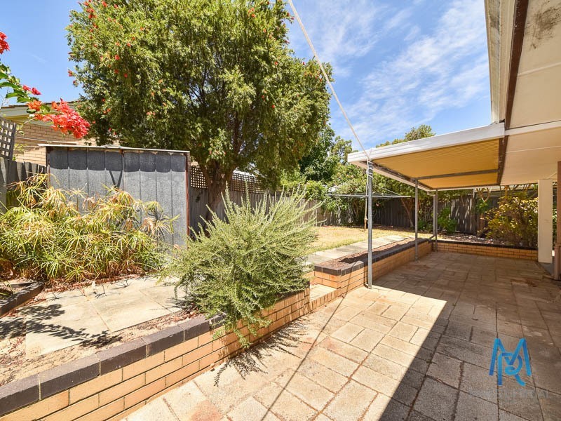 2 Hepburn Way, Booragoon WA 6154