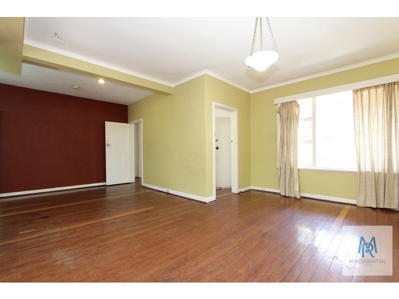 4 McDonald Street, Como WA 6152