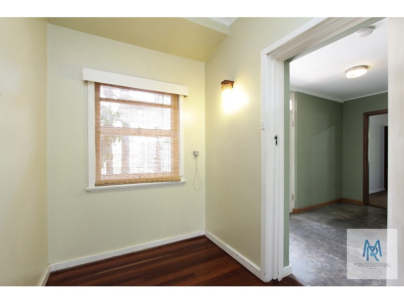 4 McDonald Street, Como WA 6152