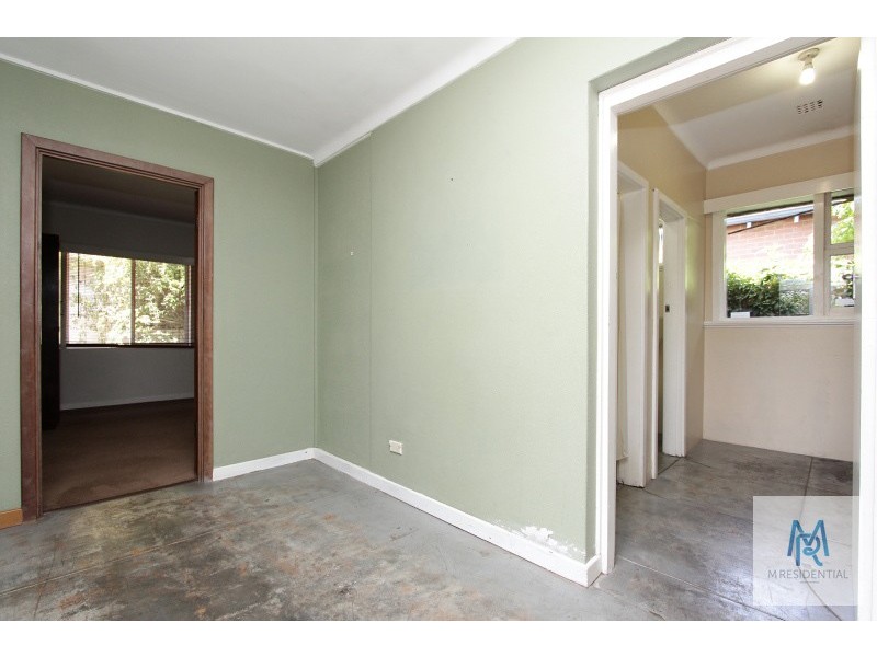 4 McDonald Street, Como WA 6152