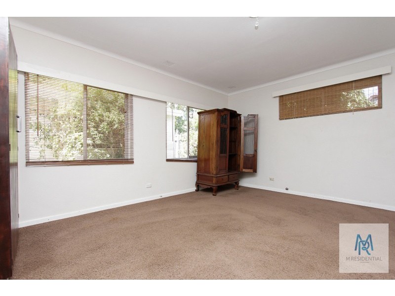 4 McDonald Street, Como WA 6152