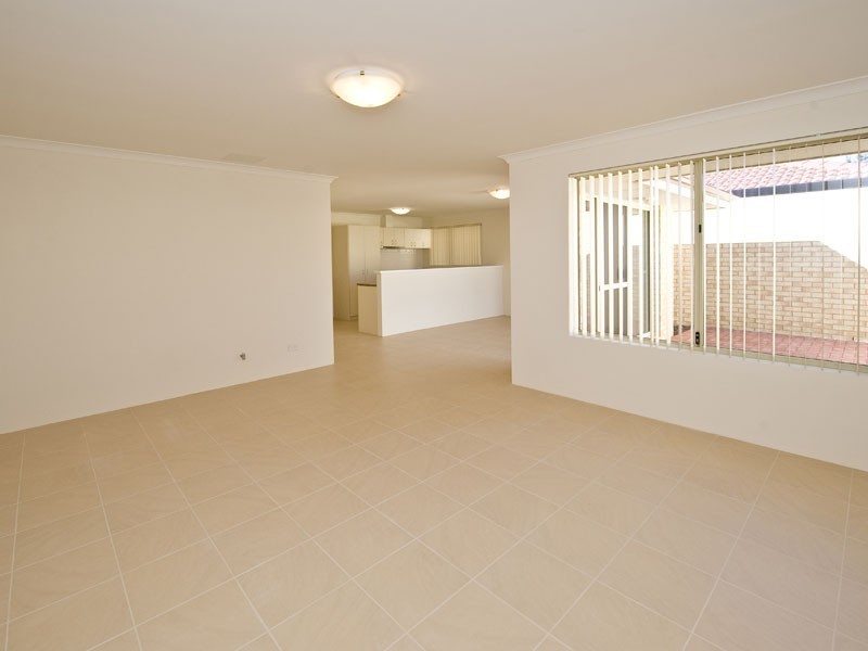 4/35 Nicholson Road, Cannington WA 6107