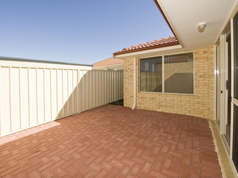 4/35 Nicholson Road, Cannington WA 6107