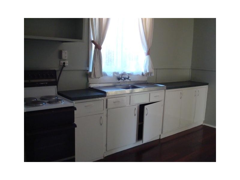 10 Derisleigh Street, Cannington WA 6107