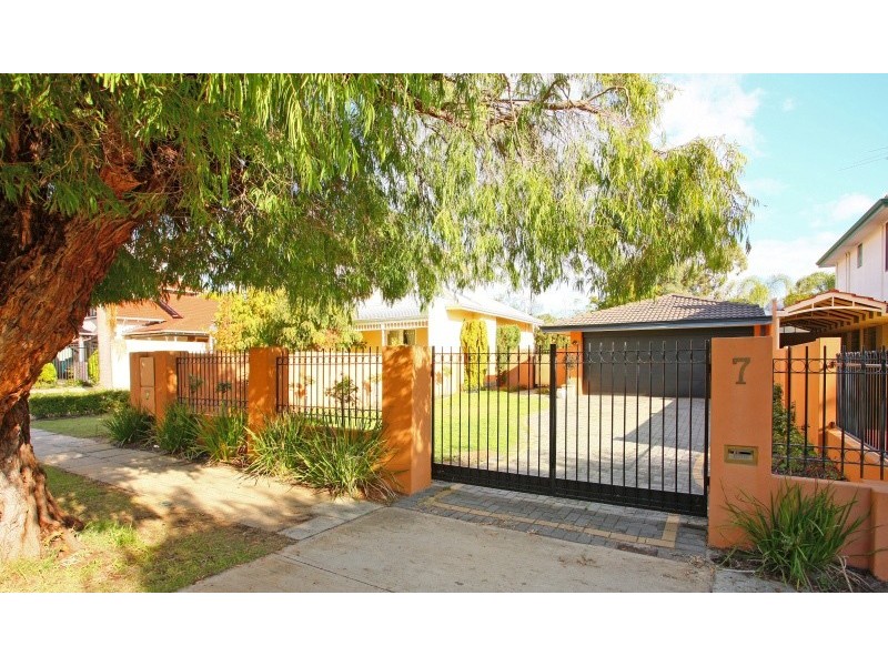 7 Salisbury Avenue, South Perth WA 6151