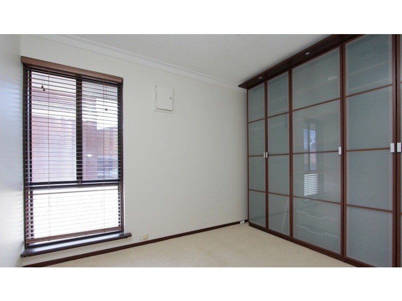 8/189 Coode Street, Como WA 6152