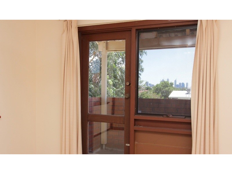 8/189 Coode Street, Como WA 6152