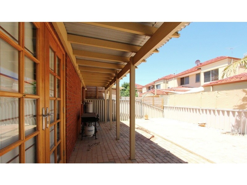 8/189 Coode Street, Como WA 6152