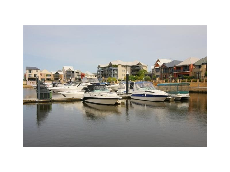 9/10 Marina Drive, Ascot WA 6104