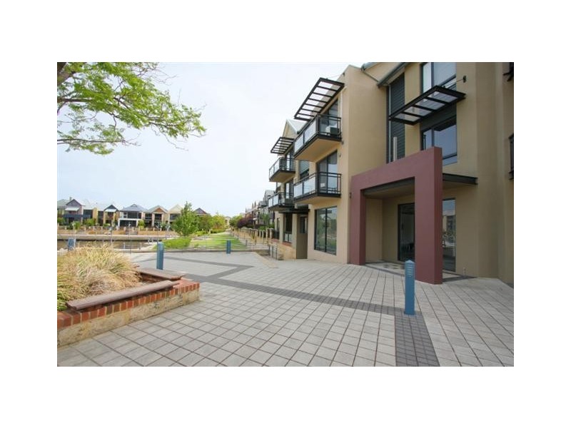 9/10 Marina Drive, Ascot WA 6104