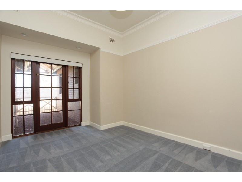 28 Fourth Avenue, Kensington WA 6151