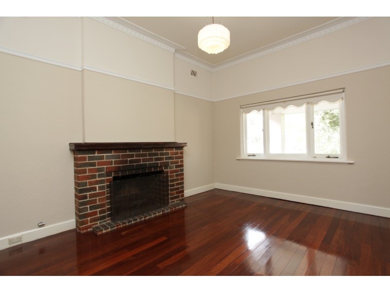 28 Fourth Avenue, Kensington WA 6151