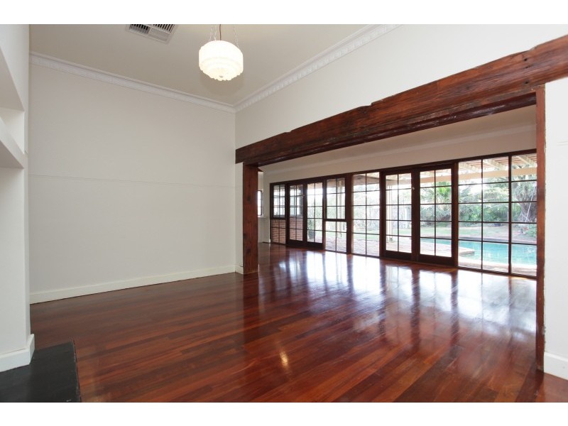 28 Fourth Avenue, Kensington WA 6151