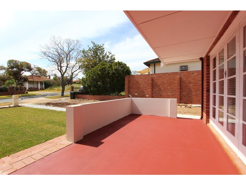 24 Wyndham Street, St James WA 6102