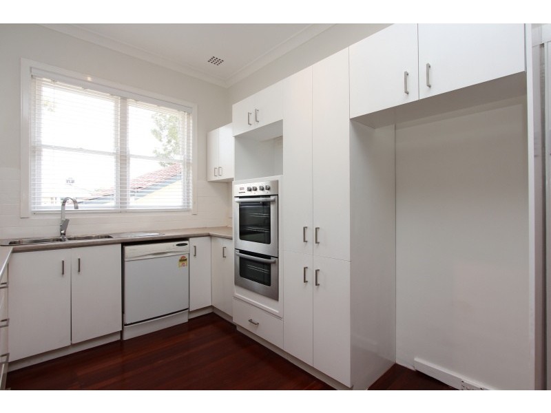 24 Wyndham Street, St James WA 6102