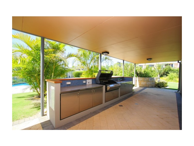 2/296 Mill Point Road, South Perth WA 6151