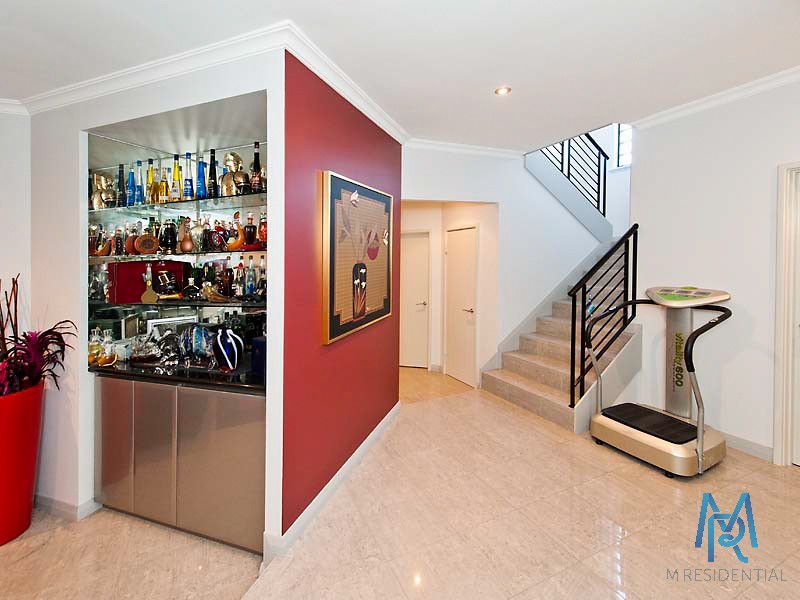 1/174 Melville Parade, Como WA 6152