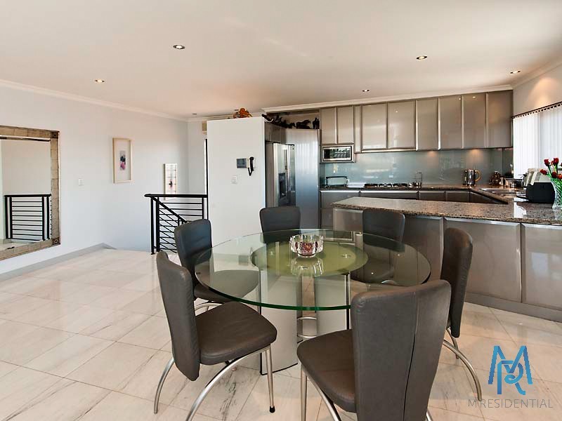 1/174 Melville Parade, Como WA 6152