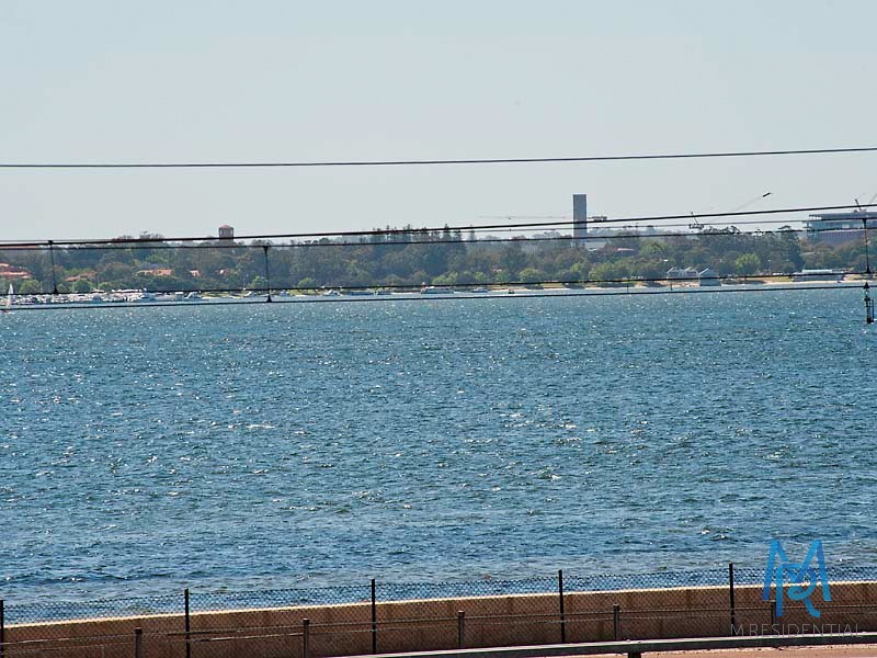 1/174 Melville Parade, Como WA 6152