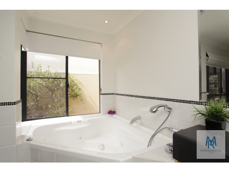 13 McDonald Street, Como WA 6152