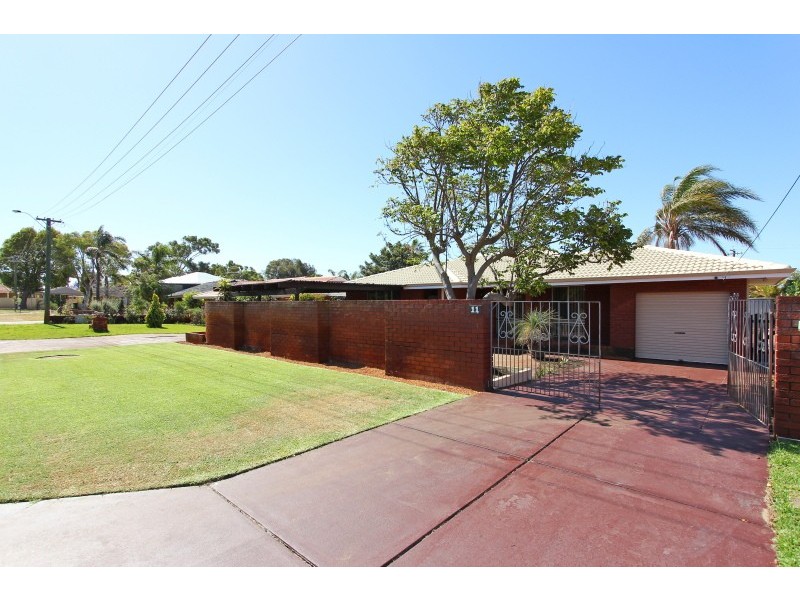 11 Bader Way, Stirling WA 6021