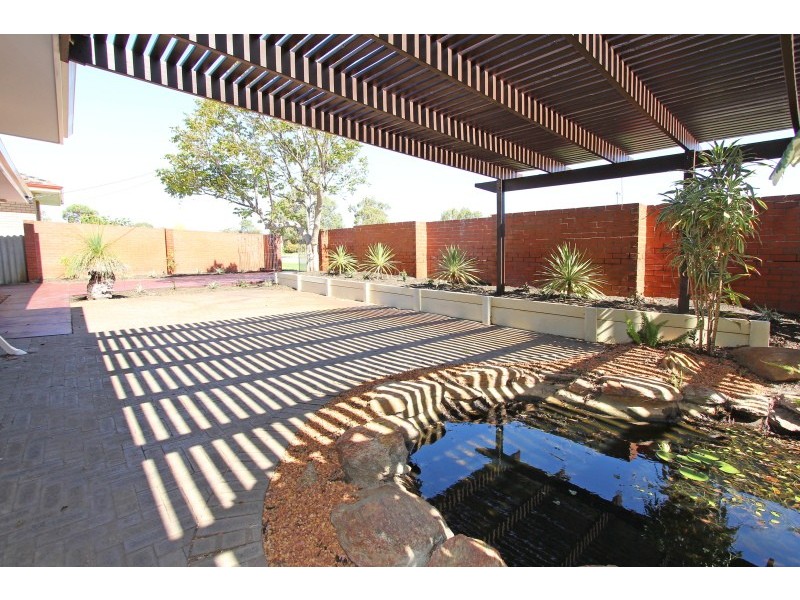 11 Bader Way, Stirling WA 6021