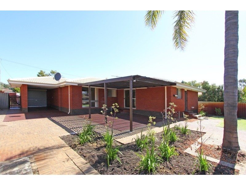 11 Bader Way, Stirling WA 6021