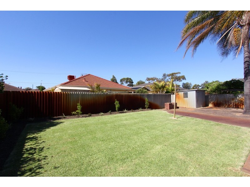 11 Bader Way, Stirling WA 6021