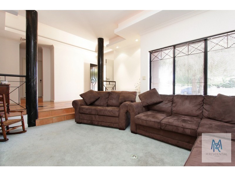 10 Challenger Avenue, Manning WA 6152