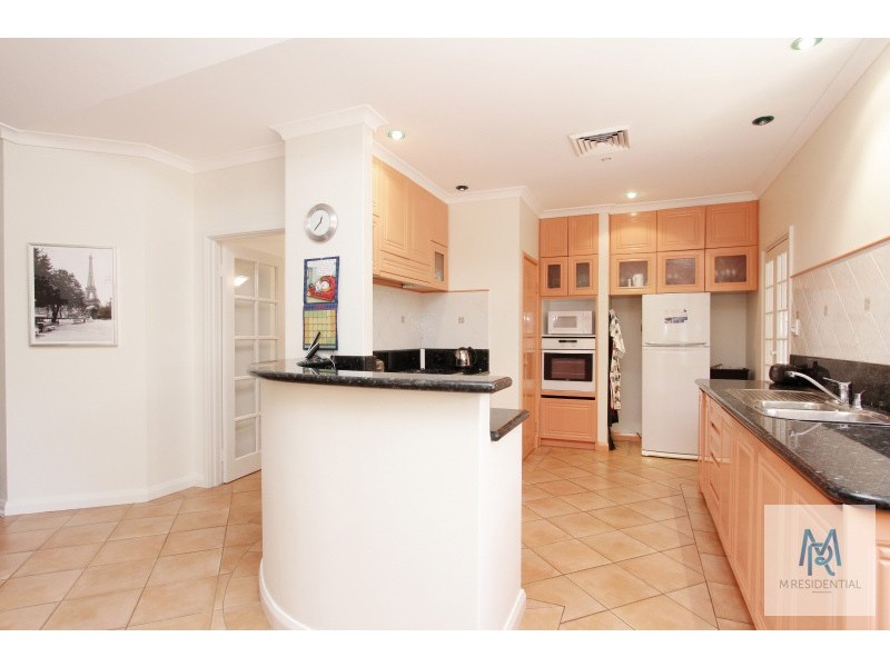 10 Challenger Avenue, Manning WA 6152