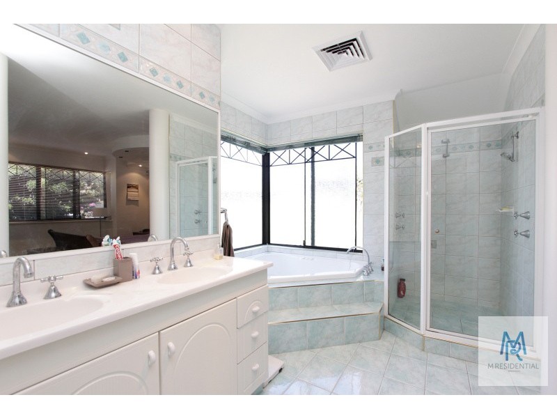 10 Challenger Avenue, Manning WA 6152