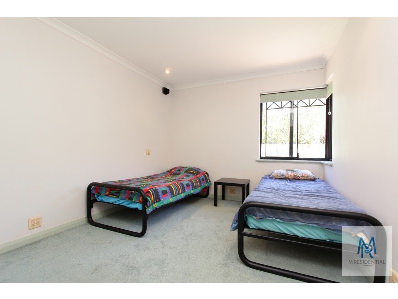 10 Challenger Avenue, Manning WA 6152