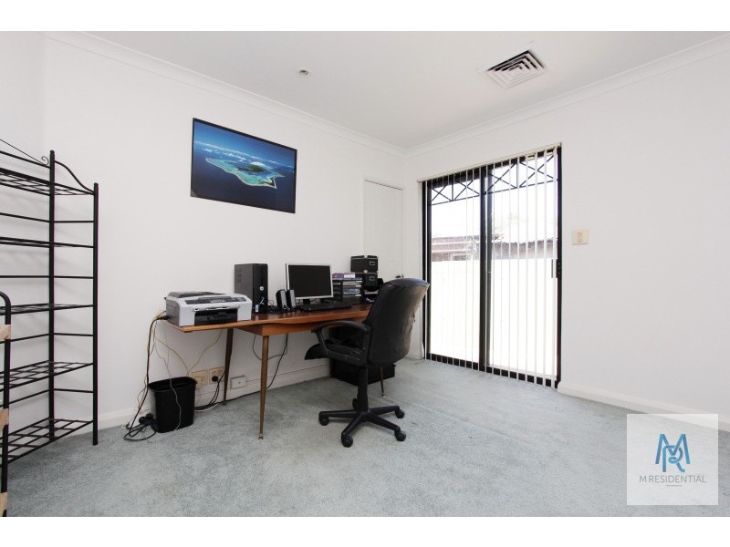 10 Challenger Avenue, Manning WA 6152