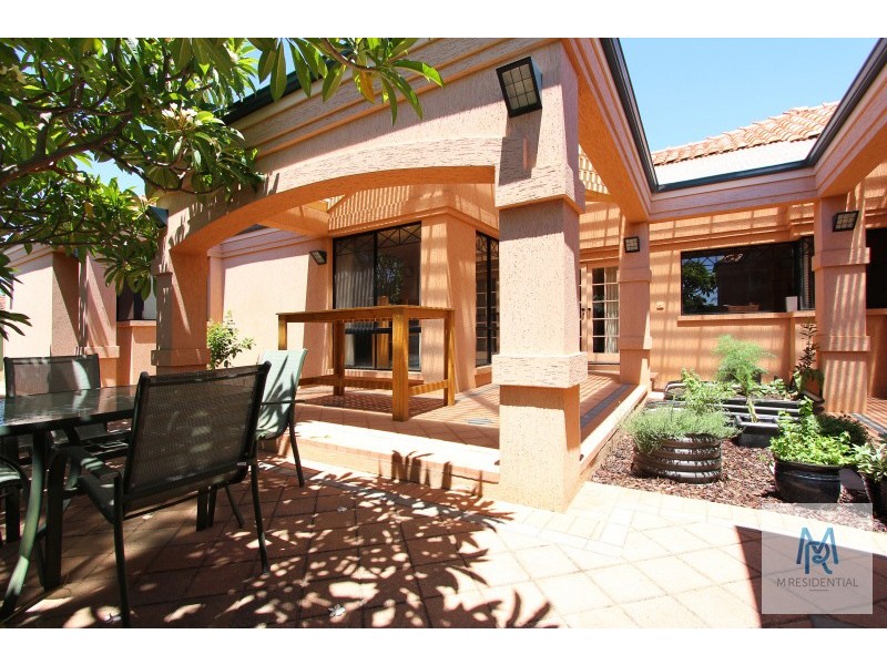 10 Challenger Avenue, Manning WA 6152