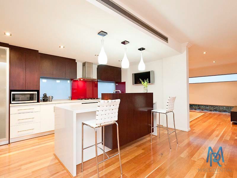 14a Saunders, Como WA 6152
