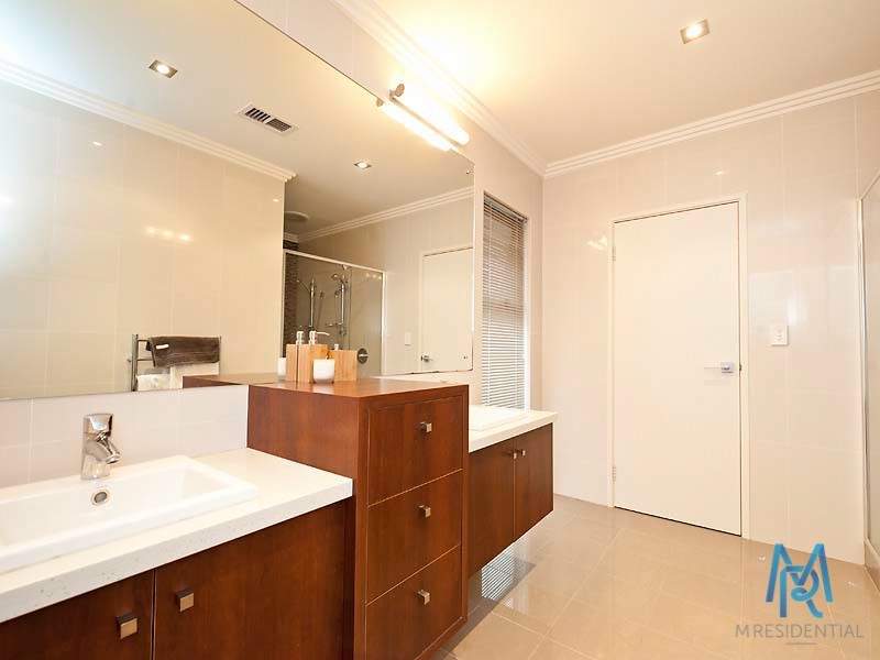 14a Saunders, Como WA 6152