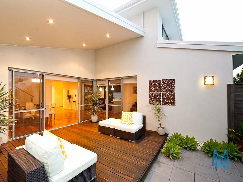 14a Saunders Street, Como WA 6152