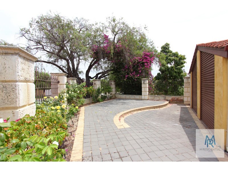 30 Roseberry Avenue, South Perth WA 6151