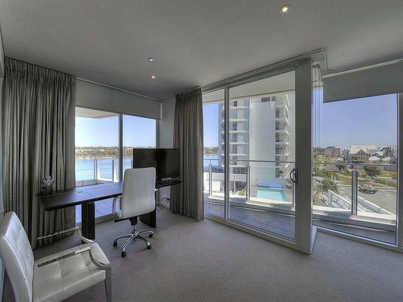 505/3 Marco Polo Drive, Mandurah WA 6210